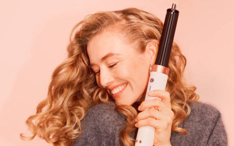 dyson-reinventeaza-coafatul-in-medii-profesionale-si-acasa-cu-noul-airwrap-co-anda-2x.-noul-multi-styler-este-mai-puternic-si-mai-rapid-ca-niciodata
