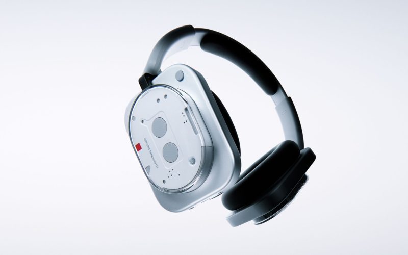 nothing-intra-pe-piata-castilor-over-ear-cu-modelul-headphone-(1),-cu-un-aspect-industrial.-cat-costa-noile-jucarii-premium-pentru-pasionatii-de-muzica