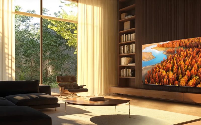 noua-serie-de-televizoare-qd-mini-led-de-pana-la-2,5-metri,-disponibila-in-romania.-tcl-c8k-vine-cu-144hz,-sunet-bang-&-olufsen-si-rama-inexistenta