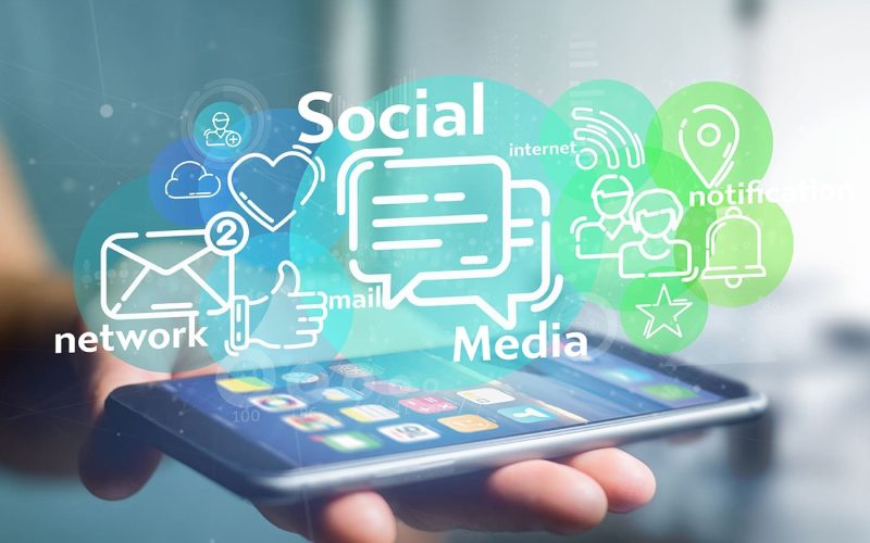 retelele-sociale,-condamnate-la-polarizare:-experimentul-cu-mii-de-boti-care-au-devenit-radicali
