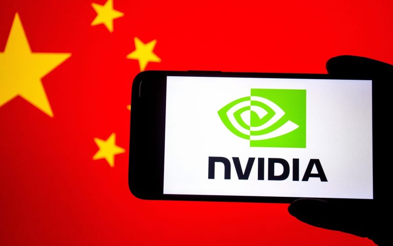 nvidia-negociaza-cu-washingtonul-permisiunea-de-a-lansa-un-nou-cip-ai-pe-piata-chineza