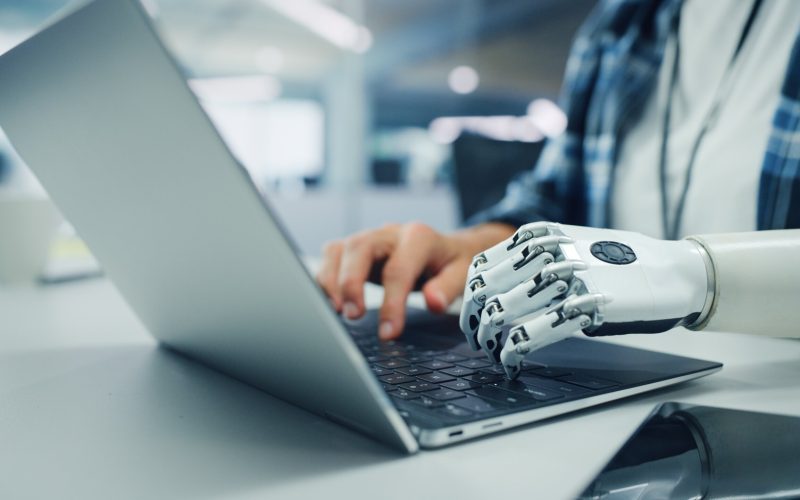 nu-te-adaptezi,-nu-supravietuiesti-–-o-companie-de-pe-piata-criptomonedelor-isi-da-afara-angajatii-care-refuza-sa-se-adapteze-la-inteligenta-artificiala