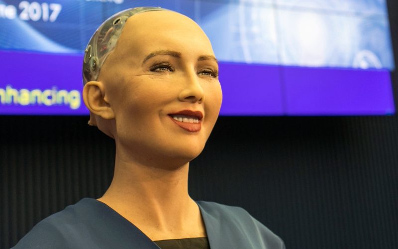 amenintarea-ai,-in-cifre-exacte-–-7-din-10-se-gandesc-ca-locul-lor-de-munca-va-fi-luat-de-inteligenta-artificiala