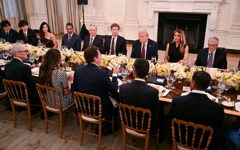 mark-zuckerberg,-bill-gates,-tim-cook-si-sam-altman-au-fost-la-casa-alba,-donald-trump-i-a-invitat-la-cina.-elon-musk,-nu