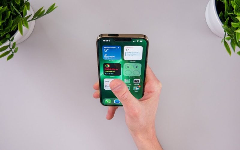 trucuri-utile-pentru-a-folosi-iphone-ul-cu-o-singura-mana