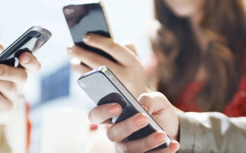 noua-amenintare-in-era-ai:-imaginile-aparent-inofensive-din-mediul-online-ar-putea-prelua-controlul-asupra-computerului-sau-telefonului-tau