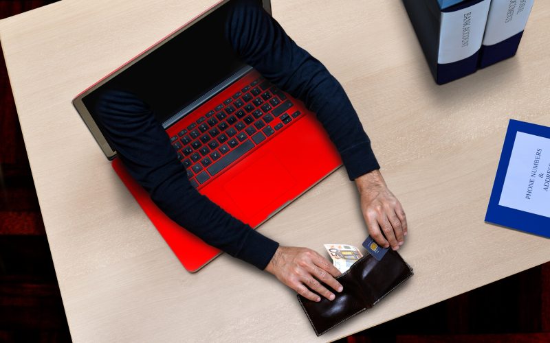 cum-devii-escroc-online-fara-sa-vrei-si-de-ce-este-greu-sa-mai-scapi.-povestea-unui-consultant-it,-investigata-de-reuters