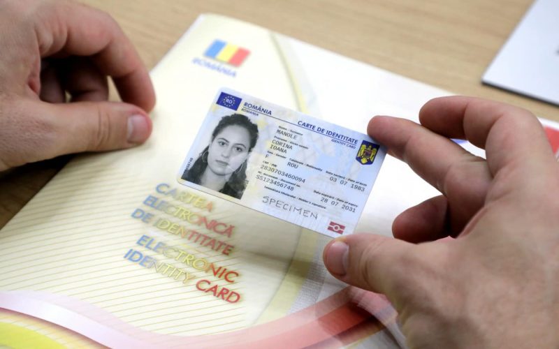 digitalizare-cu-dosar-la-ghiseu:-studentii-cu-buletin-electronic-trebuie-sa-aduca-dovezi-pe-hartie-pentru-facilitati-de-transport
