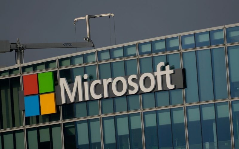 microsoft-opreste-accesul-unei-unitati-militare-israeliene-la-centrele-sale-de-date,-invocand-incalcarea-termenilor-de-serviciu