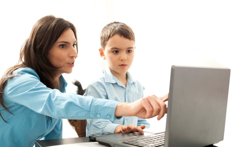 cum-setezi-controlul-parental-pe-chatgpt-pentru-siguranta-copilului-tau