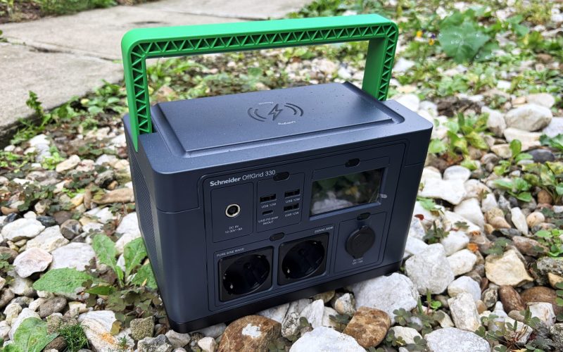 review-statia-de-alimentare-schneider-offgrid-pps330-si-panoul-solar-offgrid-psp100-–-solutia-salvatoare-in-caz-de-blackout-si-camping-fara-compromisuri