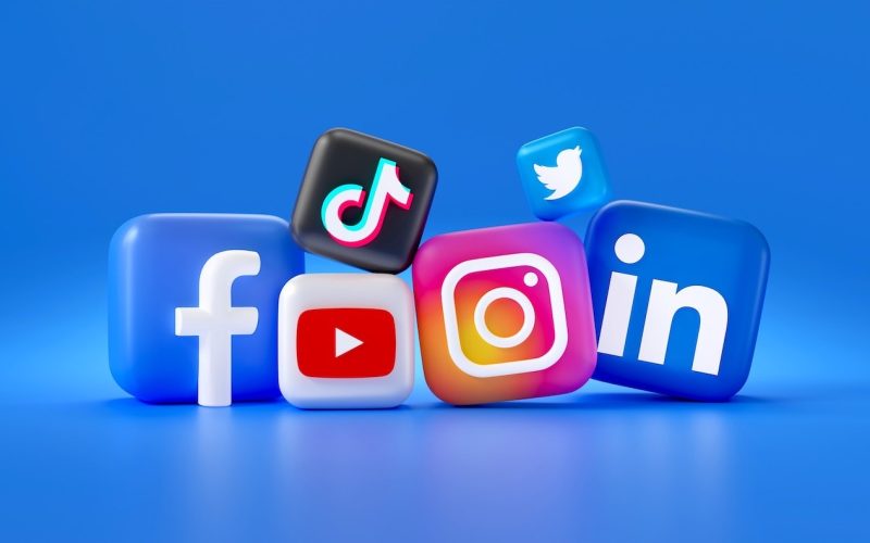 interesul-pentru-retelele-sociale-este-in-scadere,-iar-facebook,-instagram,-tiktok-incearca-sa-recastige-atentia-utilizatorilor
