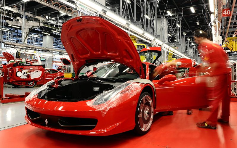 ferrari-electric:-solutia-ca-sunetul-sa-nu-fie-fals.-elettrica-isi-amplifica-propriul-motor,-nu-imita-un-v12