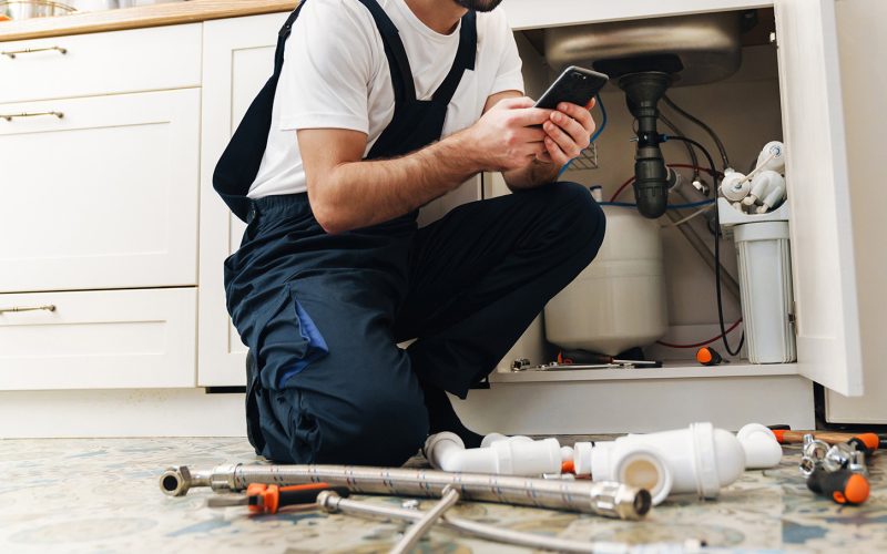 cum-folosesc-instalatorii-si-electricienii-chatgpt-pentru-reparatii-in-casa.-de-la-cheia-franceza-la-ai,-de-la-teava-la-cloud