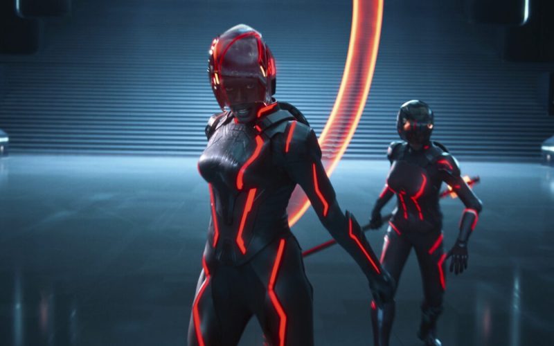 review-filmul-sf-„tron:-ares”,-o-experienta-vizuala-si-sonora-care-merita-ecranul-mare,-dar-nu-reuseste-sa-iasa-din-clisee