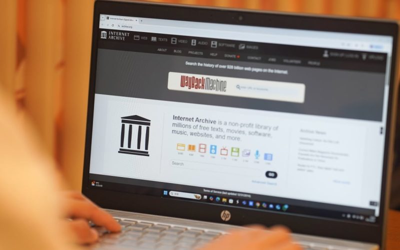 arhiva-internetului-ar-putea-fi-pe-butuci.-ce-nu-mai-merge-ca-inainte-si-de-ce-ar-trebui-sa-te-ingrijorezi