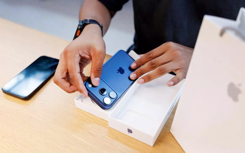 iphone-17-si-iphone-air-se-vand-ca-painea-calda,-iar-apple-se-asteapta-la-venituri-cu-pana-la-12%-mai-mari-de-sarbatori