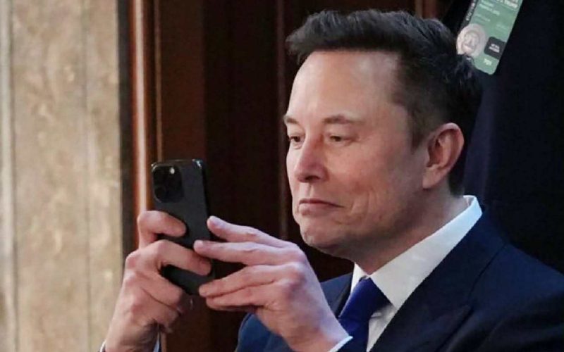„telefoanele-mobile-vor-disparea”.-cand-spune-elon-musk-ca-se-va-intampla-si-cu-ce-vor-fi-inlocuite
