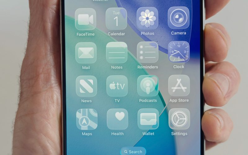 cum-poti-modifica-efectul-liquid-glass-in-ios-26.1,-daca-nu-ti-place:-nou-lansata-setare-apple-care-schimba-aspectul-iphone-ului