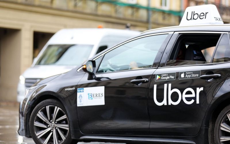 uber-vrea-sa-schimbe-modul-in-care-functioneaza.-cum-vrea-sa-devina-o-companie-bazata,-in-mare-parte,-pe-inteligenta-artificiala