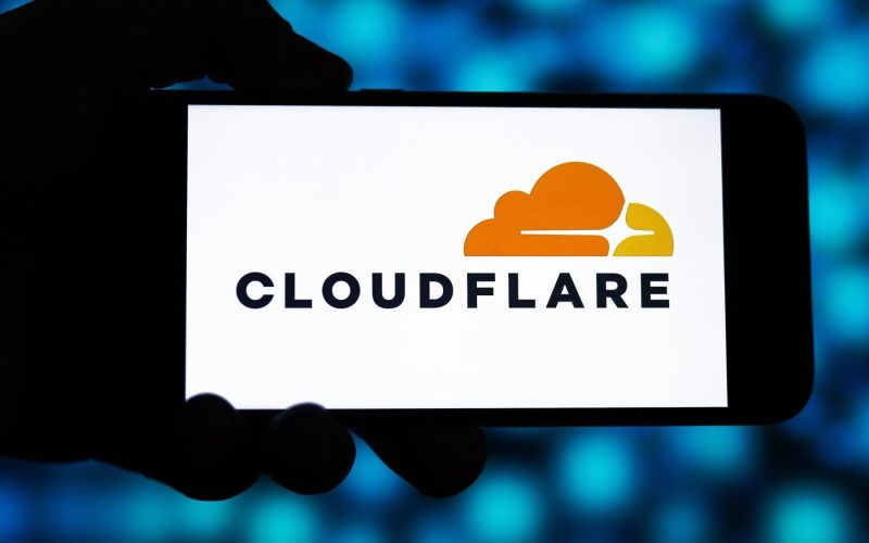 cloudflare-explica-in-detaliu-ce-a-provocat-uriasa-pana-globala-de-internet:-eroarea-care-a-blocat-traficul-la-nivel-mondial