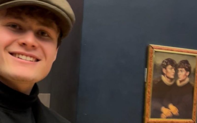 doi-tiktokeri-dovedesc-cum-paza-de-la-luvru-nu-a-invatat-nimic-din-jaful-secolului.-ce-au-reusit-sa-faca-in-muzeu