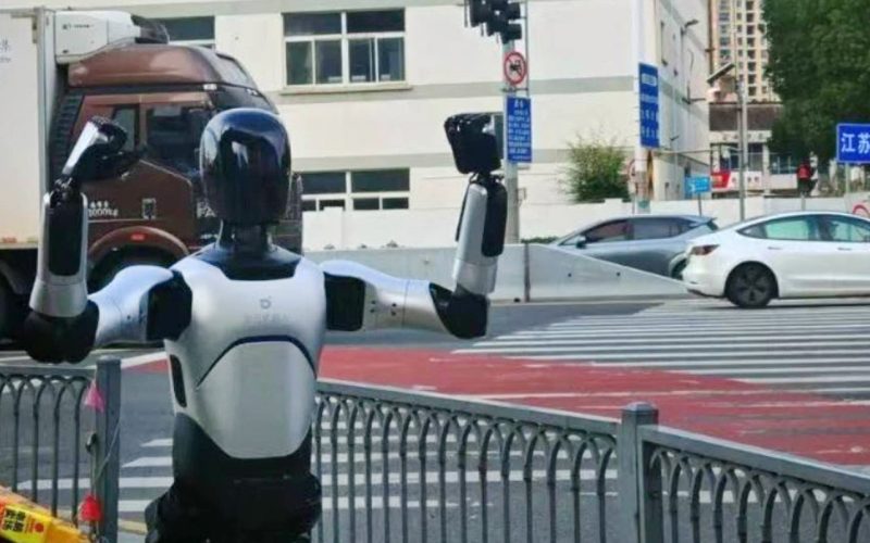 robotul-care-a-mers-non-stop-timp-de-3-zile-si-a-doborat-recordul-mondial-de-distanta-pentru-masinile-umanoide