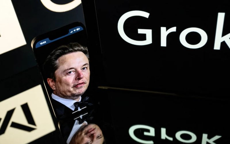 chatbotul-grok,-in-centrul-unei-controverse:-raspunsurile-ai-care-il-plaseaza-pe-elon-musk-printre-„cele-mai-stralucite-10-minti-din-istorie”