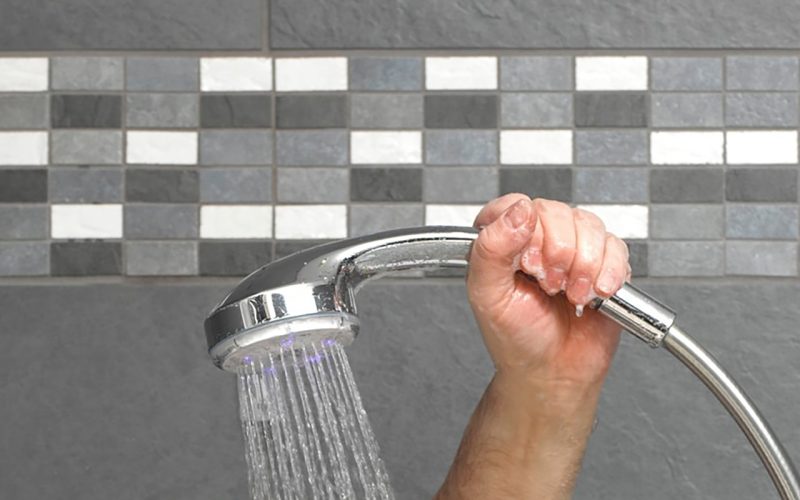 dusul-asa-cum-il-stiai-ar-putea-disparea-in-10-ani.-capsula-futurista-care-te-spala-singura-ca-o-„masina-de-spalat-oameni”