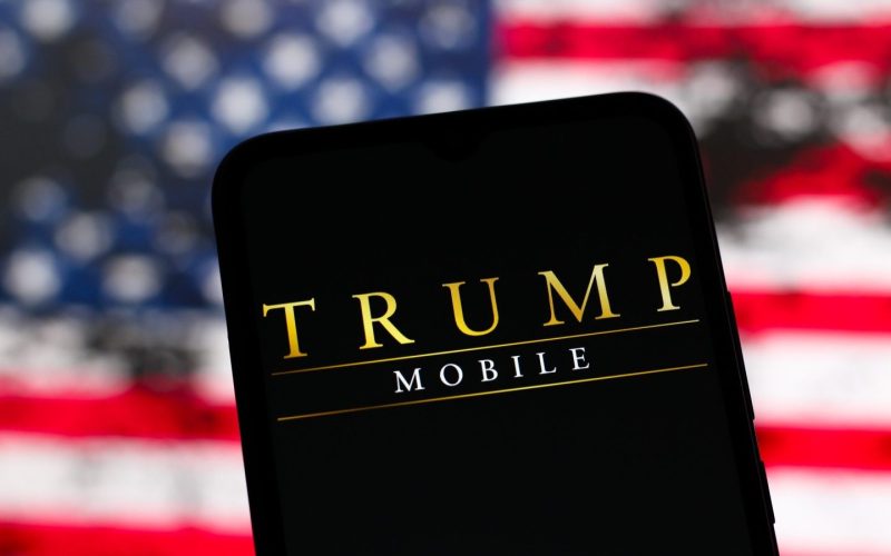 trump-mobile-vinde-telefoane-reconditionate,-desi-propriul-t1-inca-nu-exista